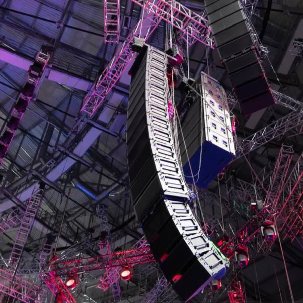 Медіа-технології та шоу-бізнес