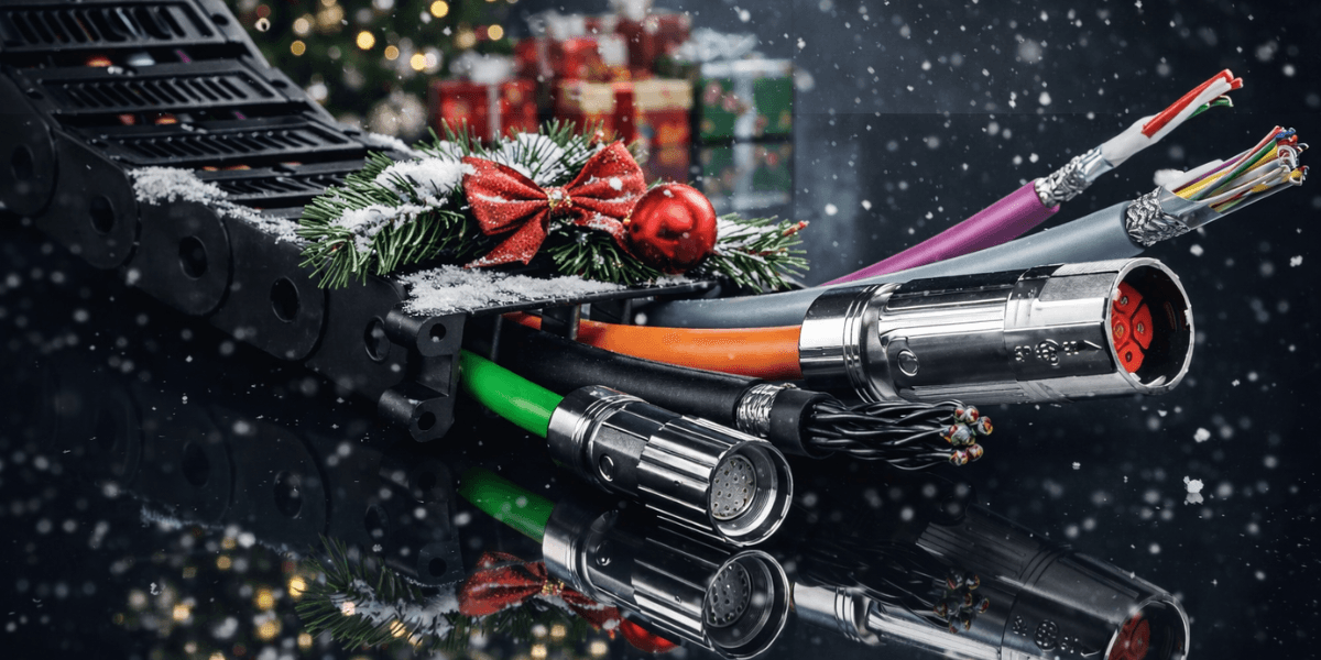 Вітаємо з Різдвом та прийдешнім Новим роком!